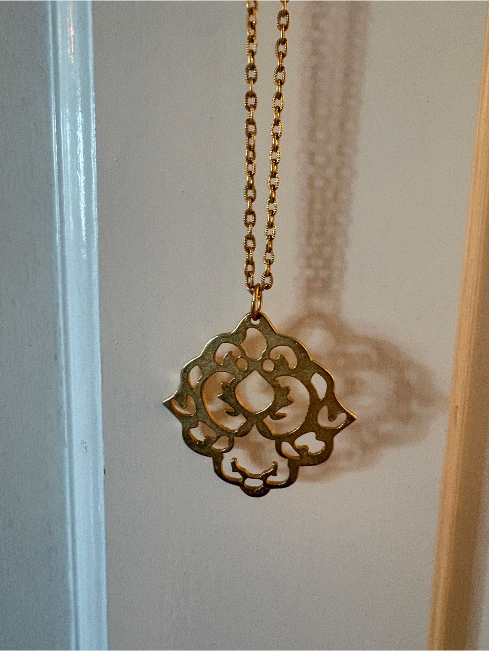Susan Shaw Gold Filigree Pendant Necklace